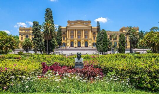 grand-palace-with-ornate-gardens