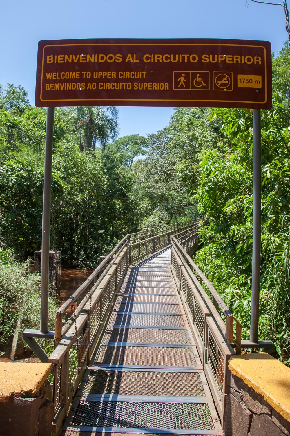iguazu-falls-argentina-trail