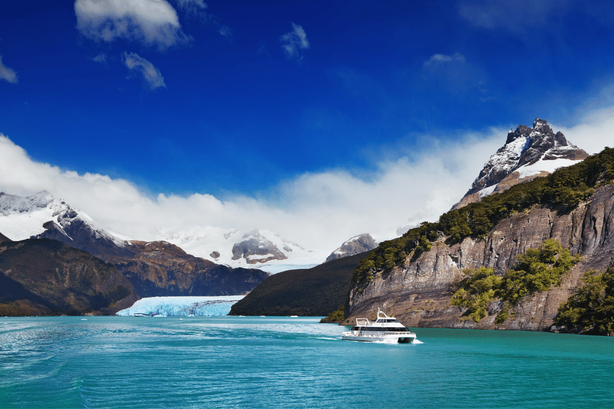 pegazzini-Glacier-Argentino-Lake-Patagonia