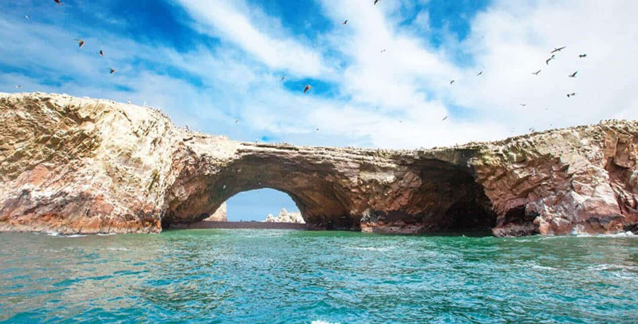 off the western coast of peru is paracas