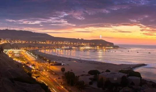 view-of-lima-at-sunset-and-the-pacific-ocean