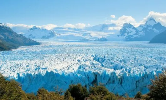 huge-el-calafate-glacier-in-patagonia (2)