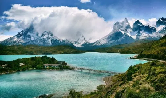 torres-del-paine-mountain-peaks-and-tranquil-lake