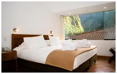 stain-in-machu-picchu