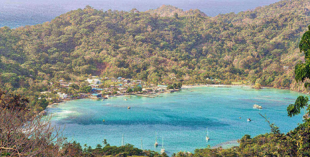 blue lagoon in Tayrona 