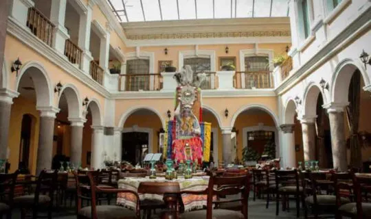 lobby-of-fancy-lodge-with-vaulted-ceilings