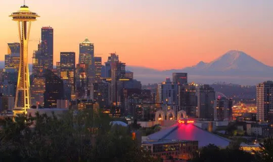 seattle-skyline-at-sunset-with-space-needle