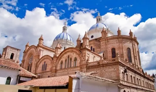 grand-cathedral-in-cuenca-ecuador