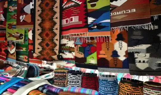 souvenirs-from-indigenous-market-in-peru