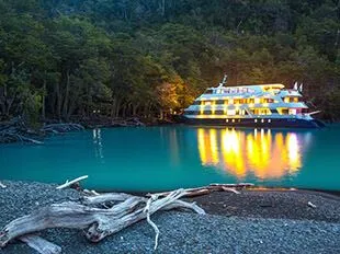 Marpatag patagonia cruise Night Walk