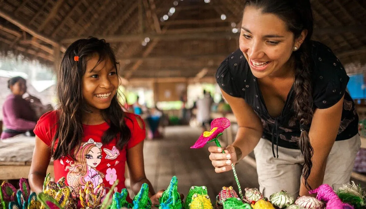 amazon delfin cruise activities for kids