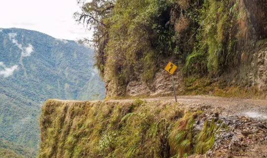 death-road-in-bolivia-with-steep-cliffs