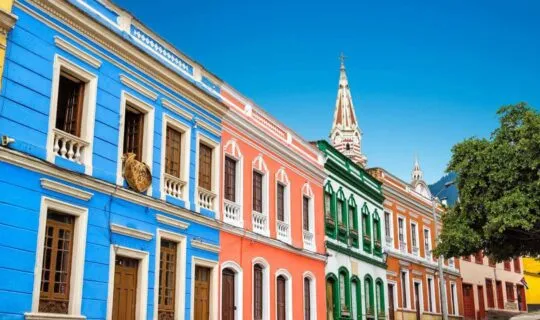 old-colorful-town-houses-in-bogota