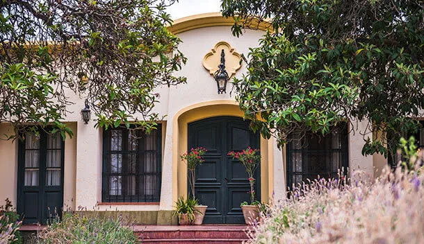 the front facade of club tapiz