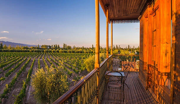 porch front of club tapiz