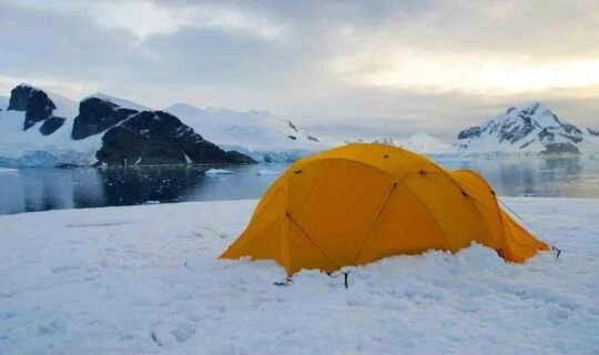 tent-on-camp-site-in-antarctica