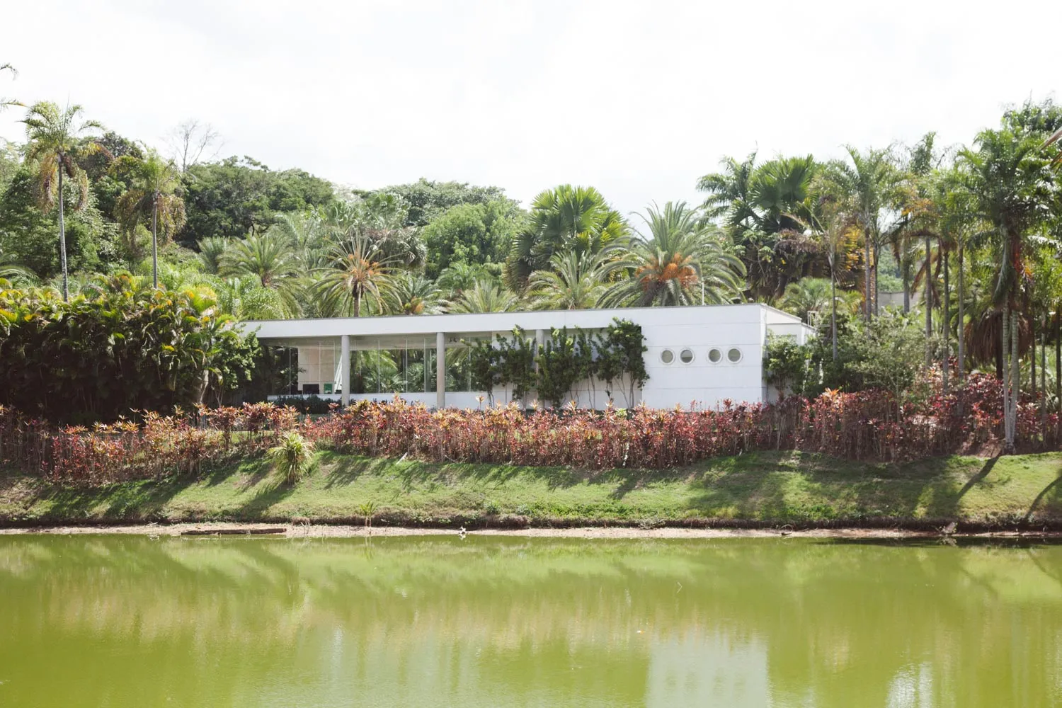 inhotim-museum-photo-building