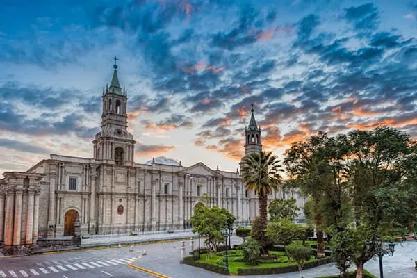 machu picchu and uyuni tour guide