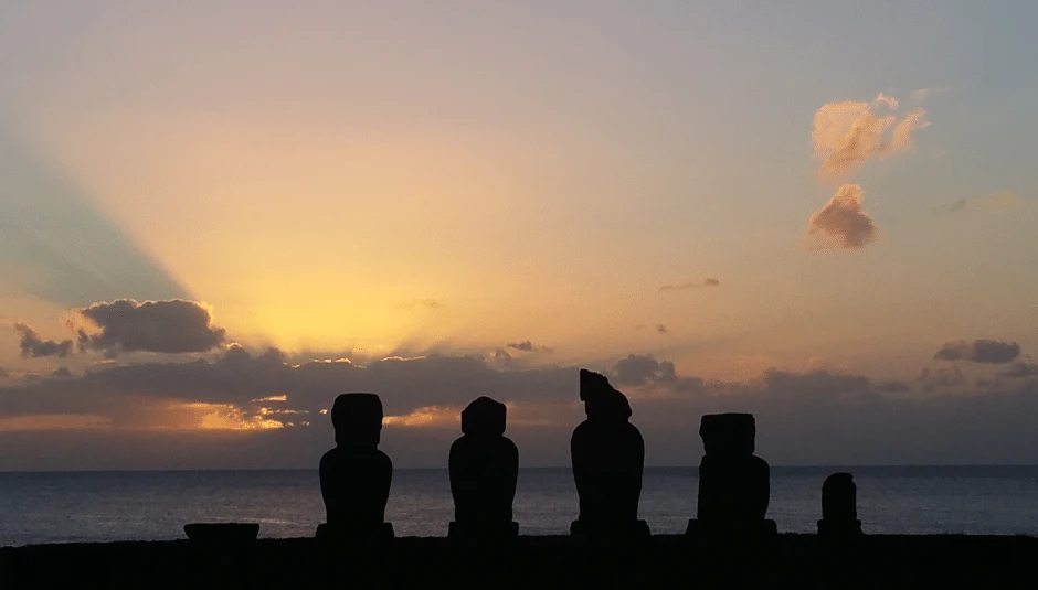 AHU TAHAI AT SUNSET