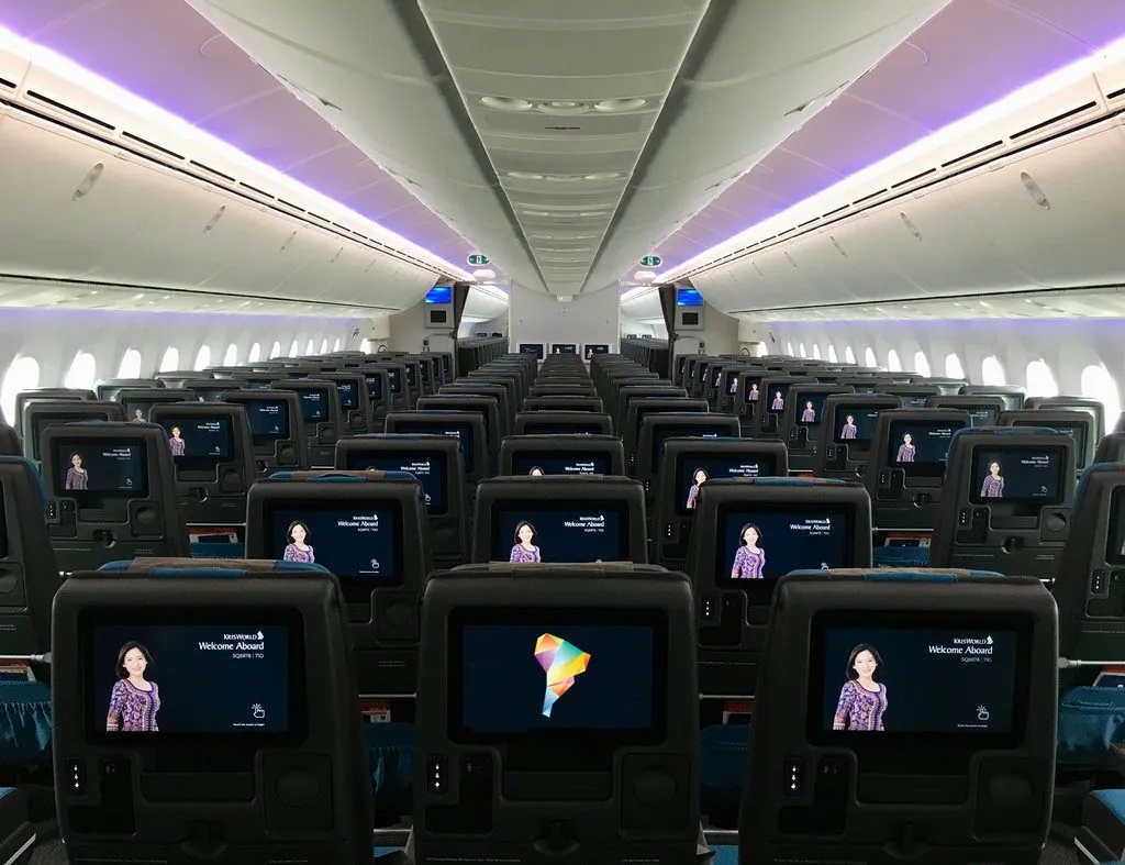 Interior of a 787, photo by airbus777 on Flickr