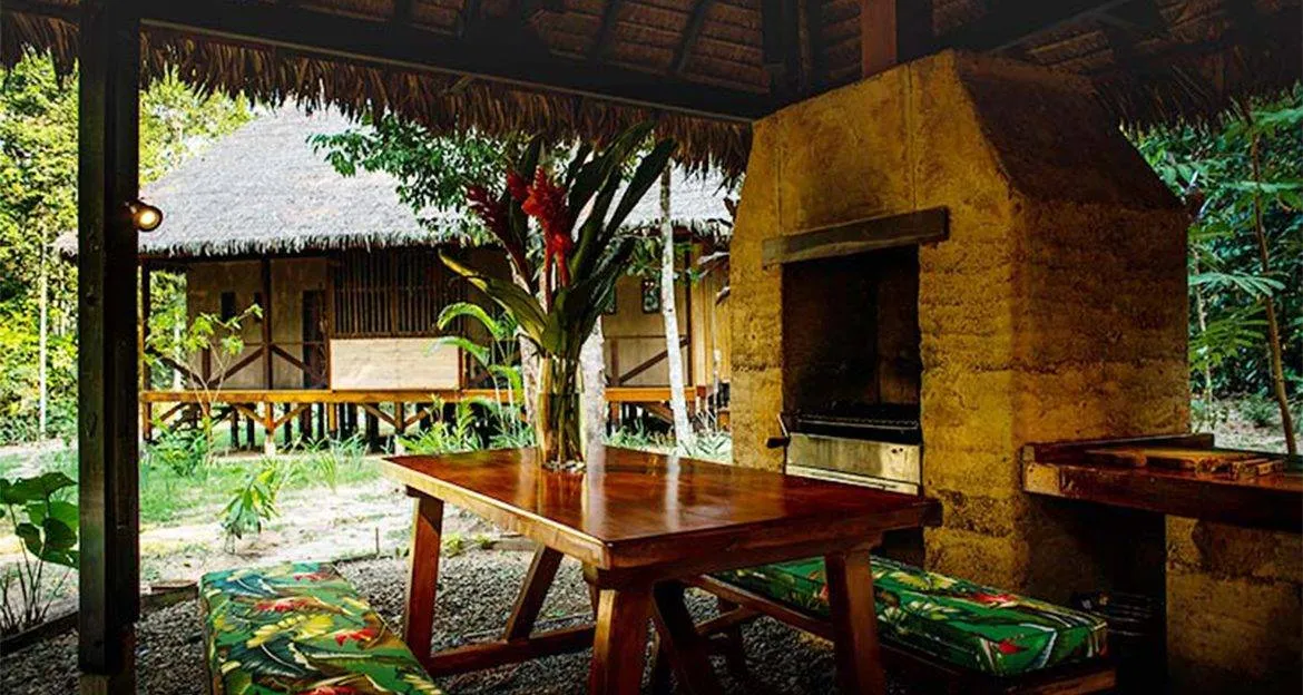 inside-the-refugios-amazonas-lodge-dinning-area