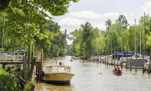 People cruising in Tigre Delta