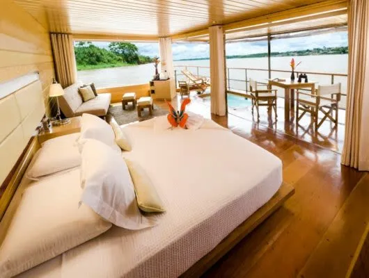 Amazon Delfin I Cruise room