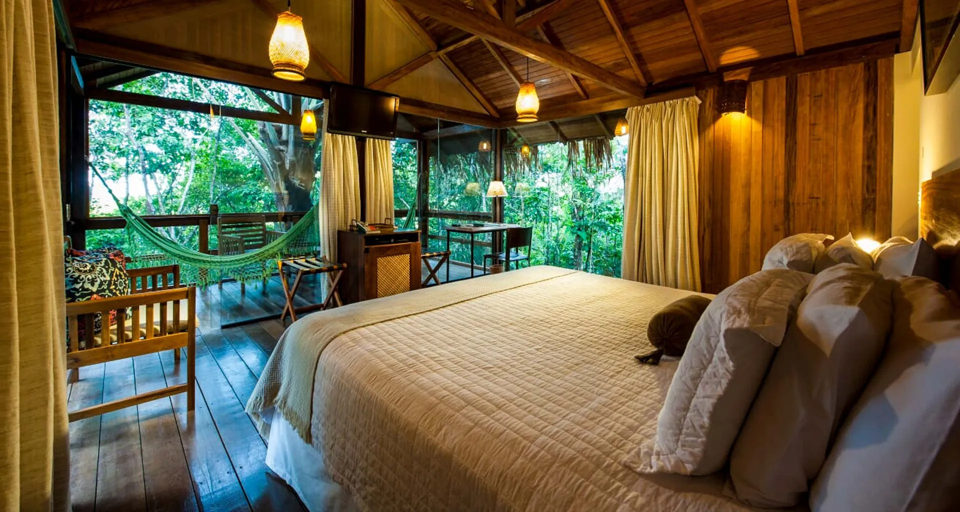 Anavilhanas Jungle Lodge bedroom interior