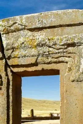 Top of stone arch in the desert