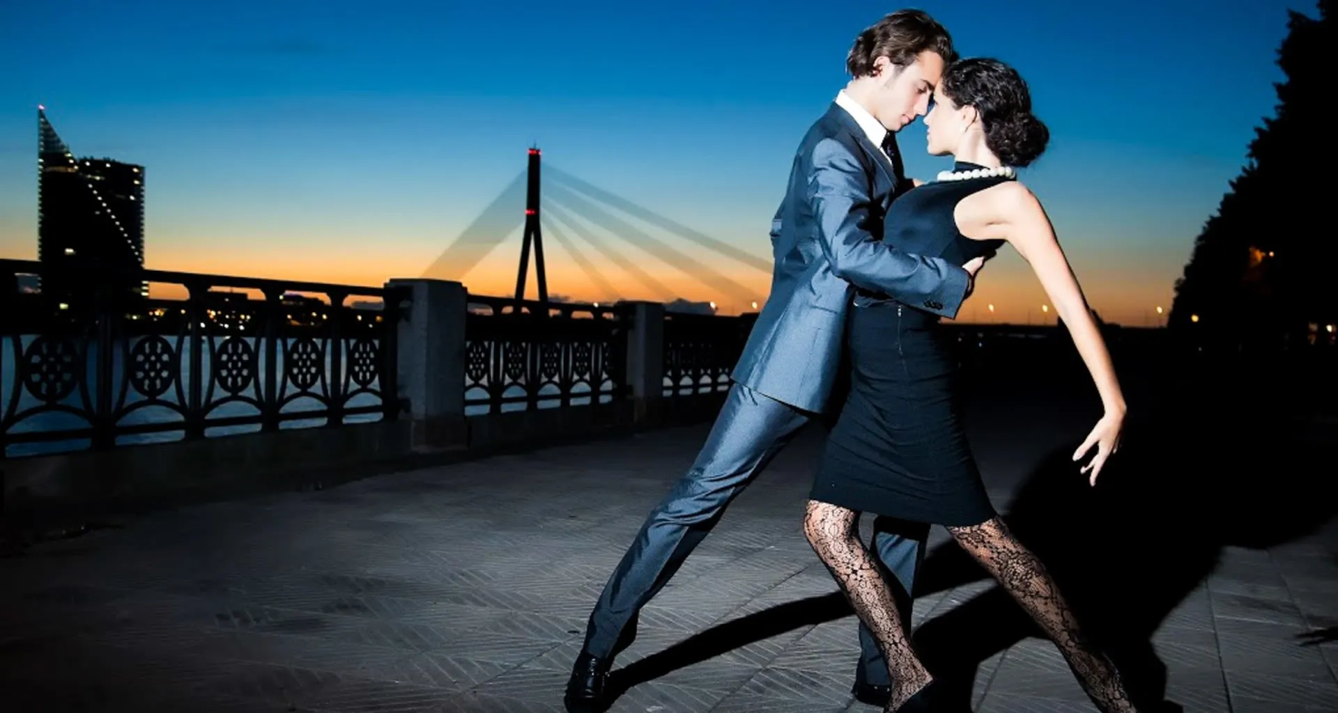 Couple dances in Argentina evening