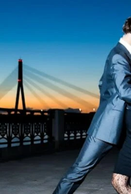 Couple dances in Argentina evening