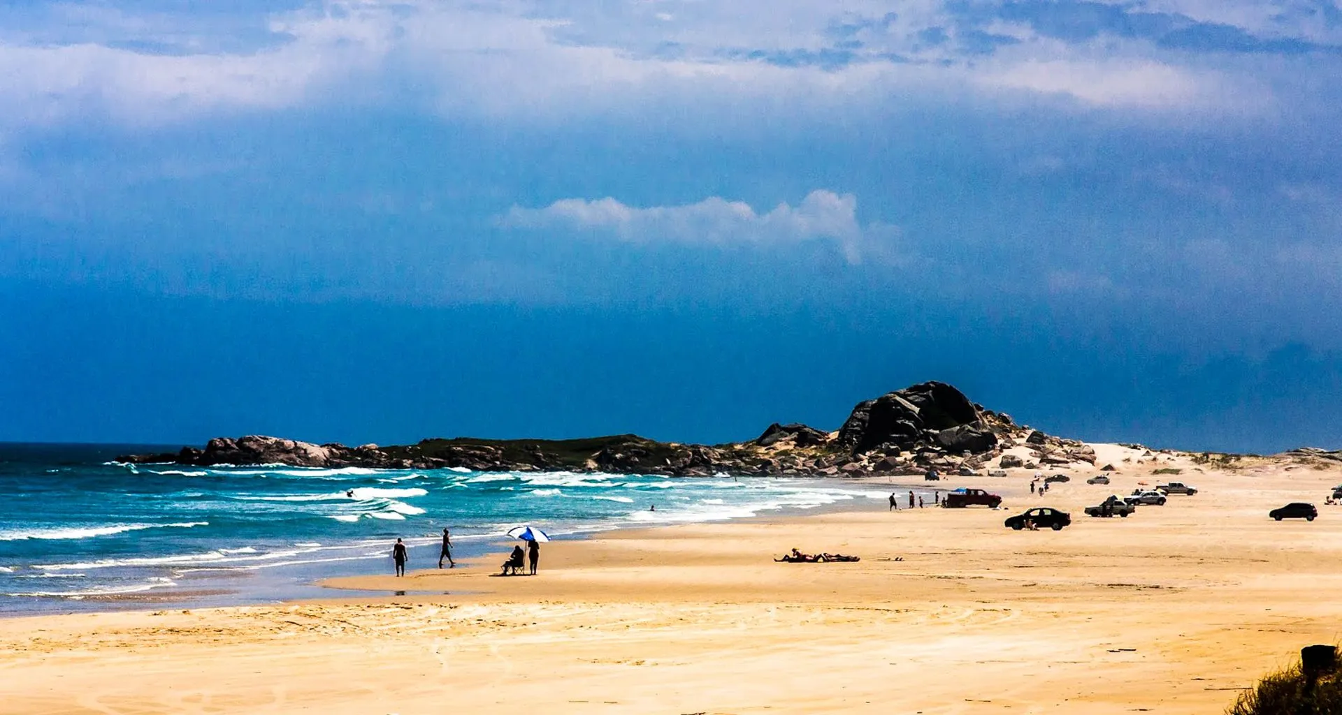 Brazil beach with large rocks