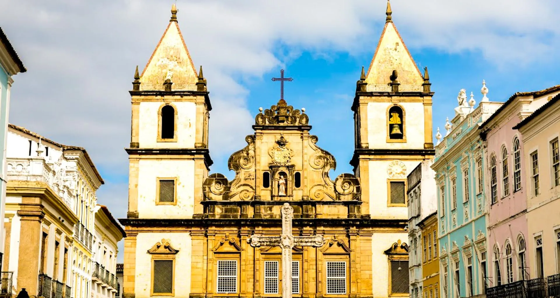 Church in Brazil city plaza