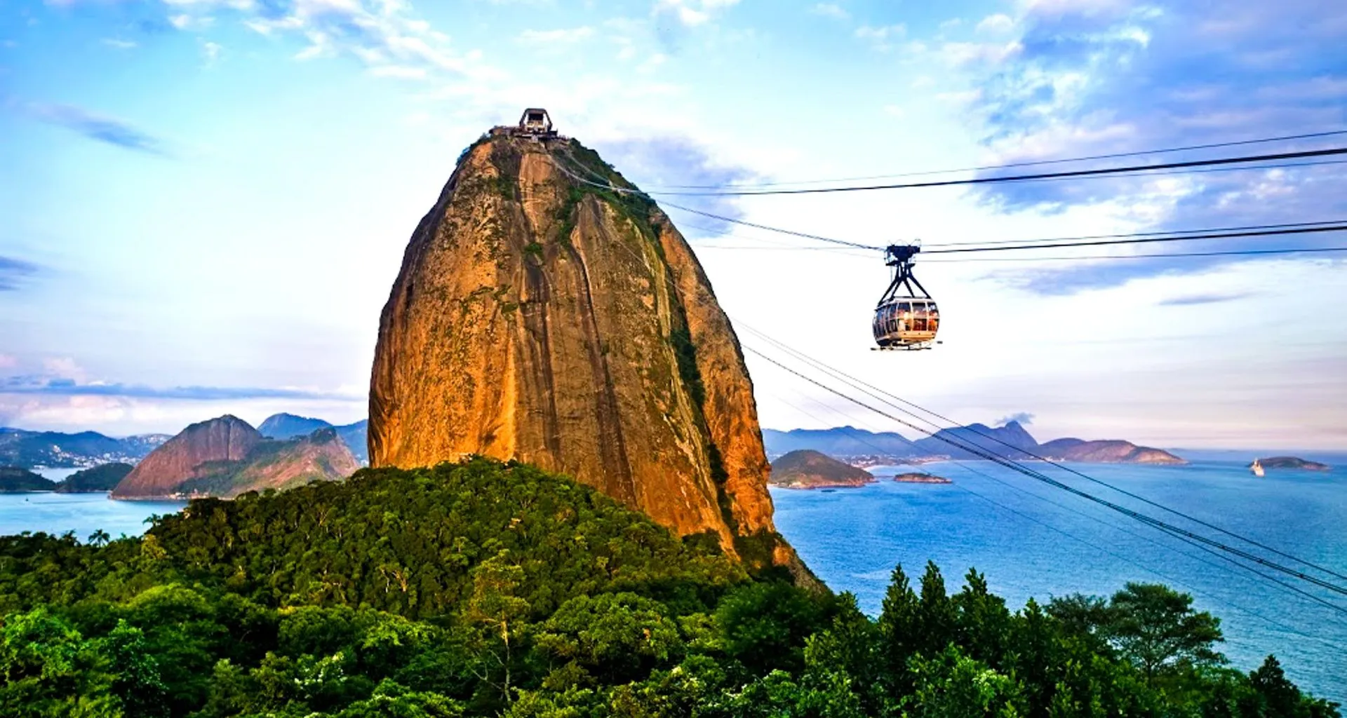 Cable car approaches top of Brazil moutain