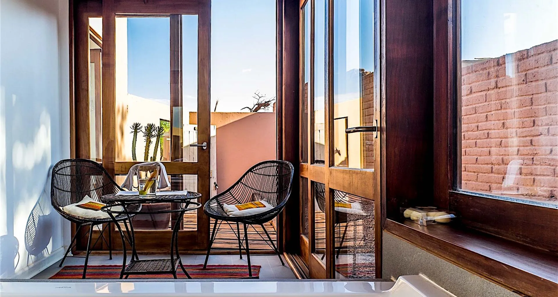 Small table at Casa Atamaca