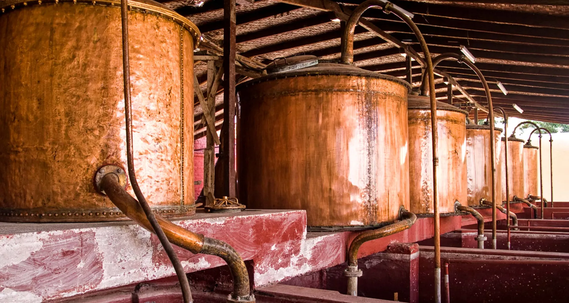 Copper fermenting containers