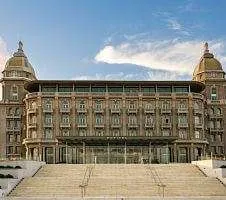 exterior of the hotel sofitel in montevideo uruguay