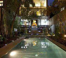 hotel pool courtyard