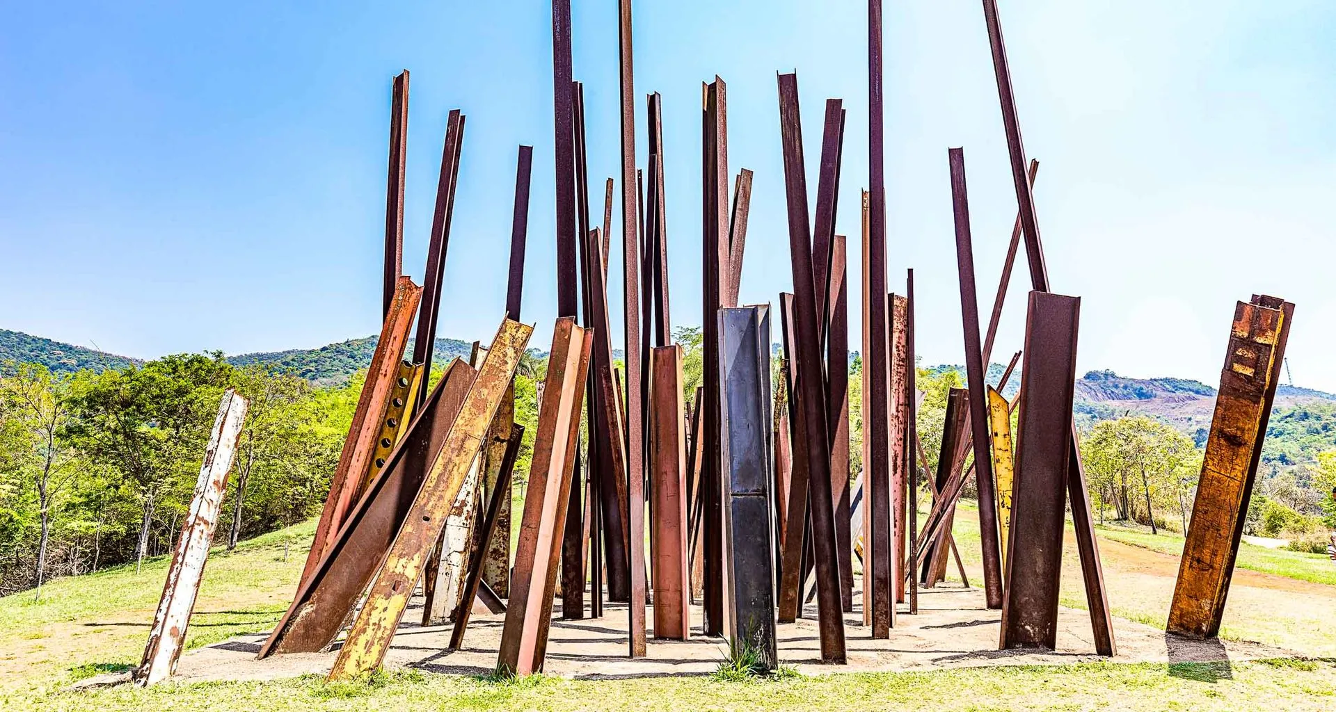 Metal beam sculpture