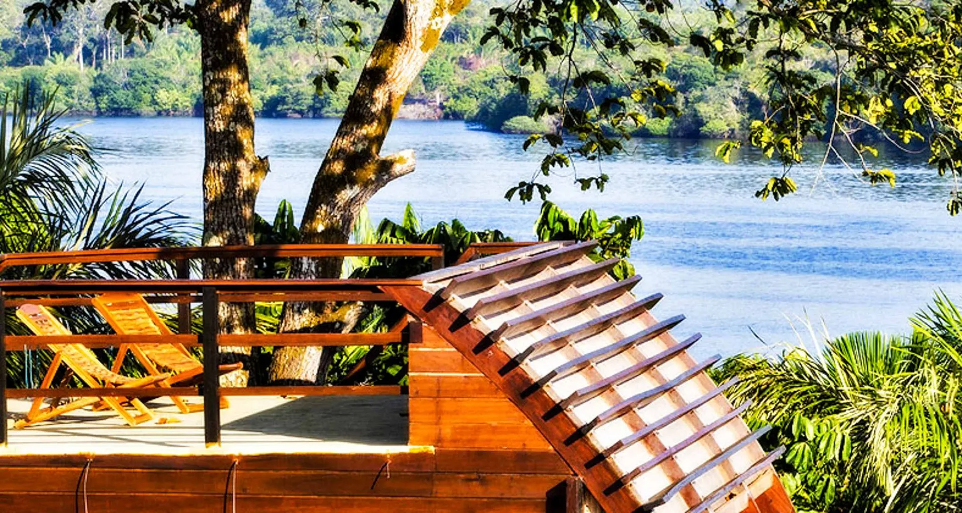Outdoor deck near Mirante do Gavião Amazon Lodge