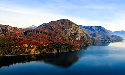 Mountain ridge runs along lake