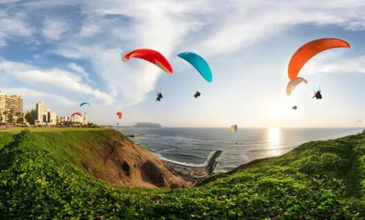 paragliding in lima peru