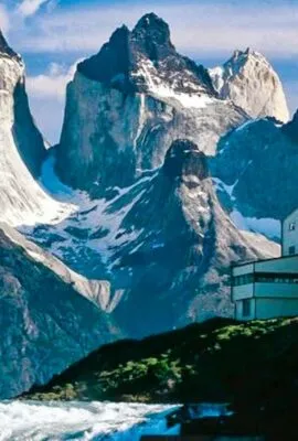 Modern Patagonia hotel deep in the mountains
