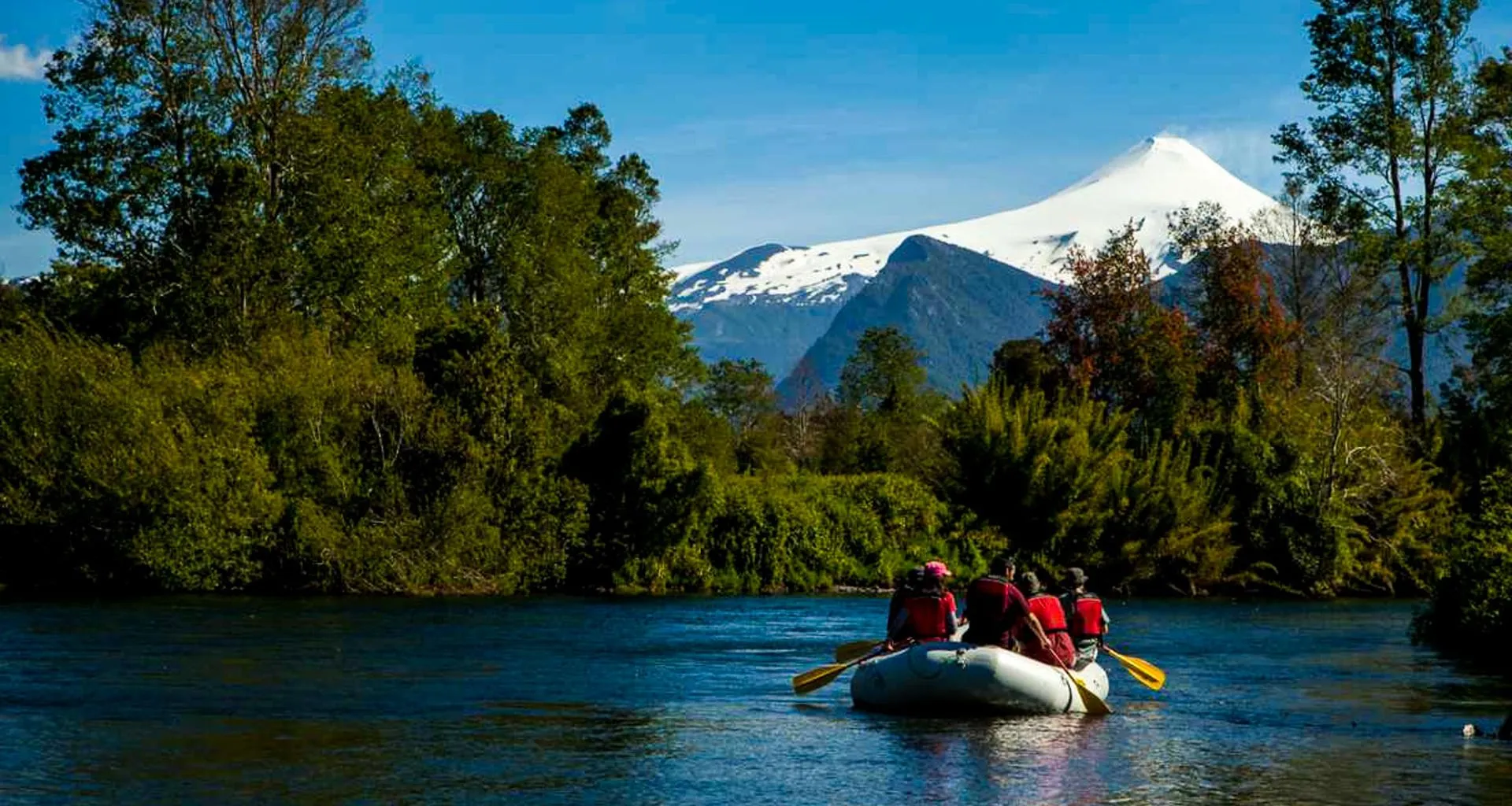 Travelers raft on river near Hotel Vira Vira