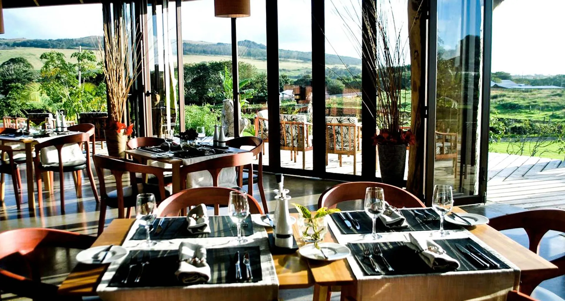 Tables in restaurant of Hare Noi lodge