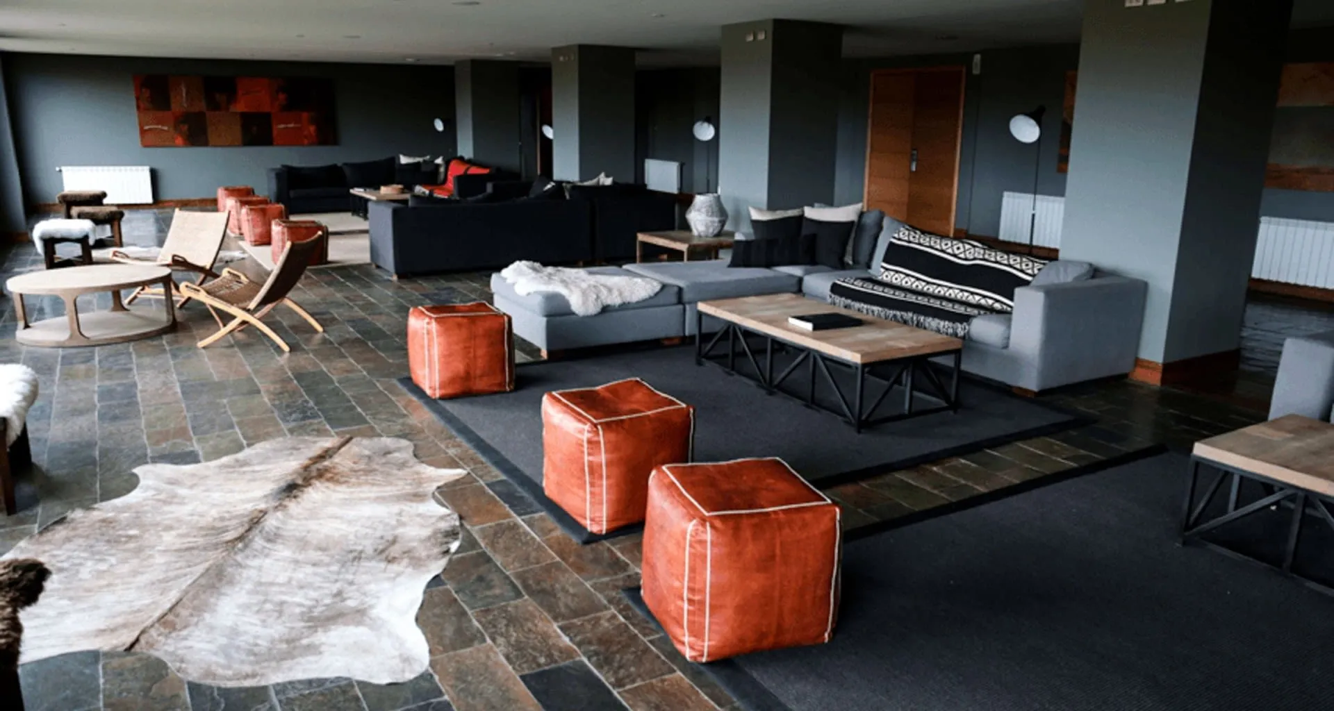 Lounge of Rio Serrano Lodge