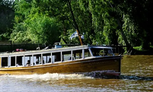 Riverboat moves down river