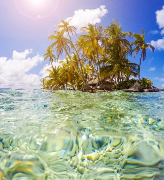 View of San blas Island from under the water