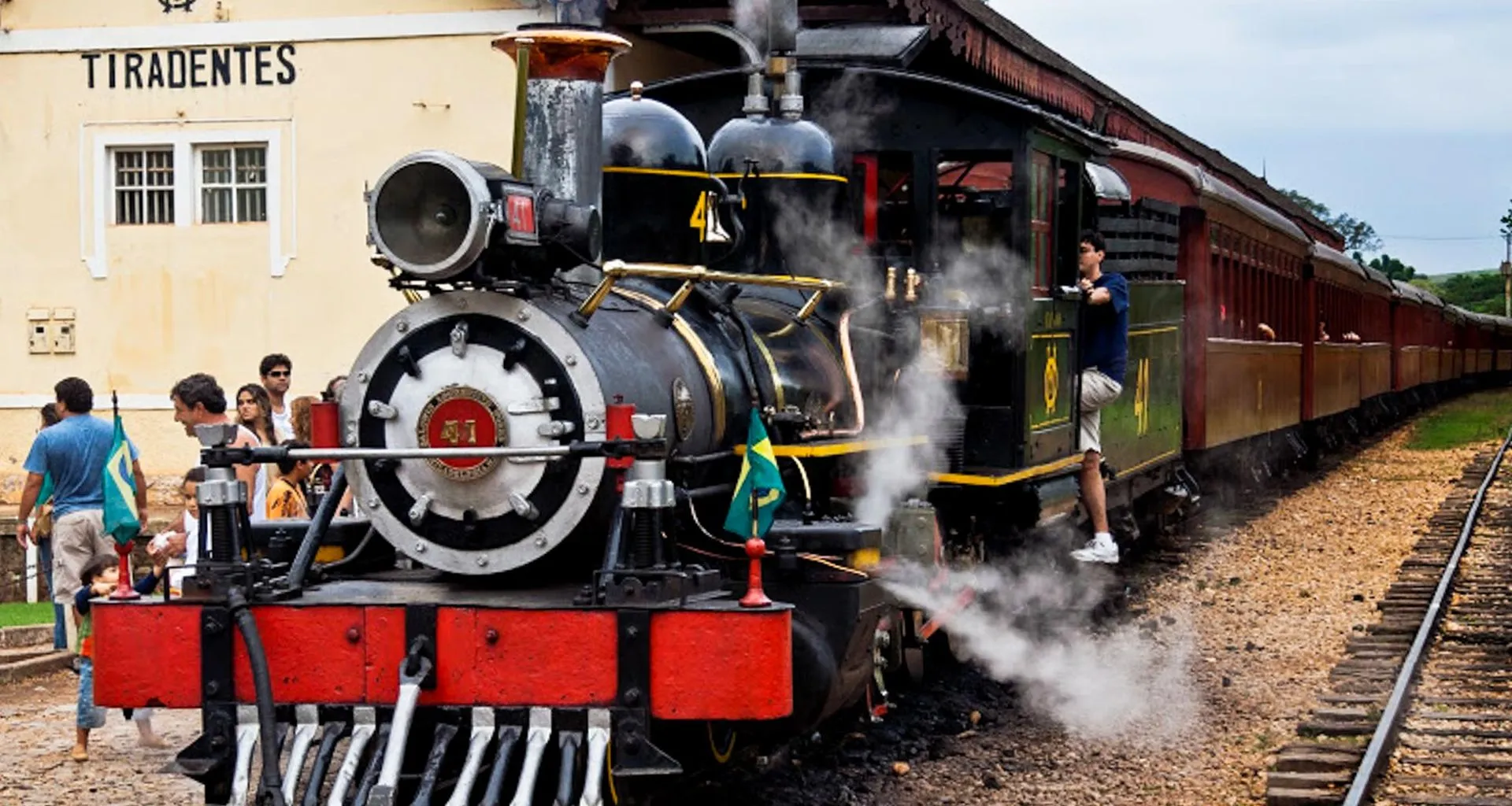 Train stopped at station in Tiradentes