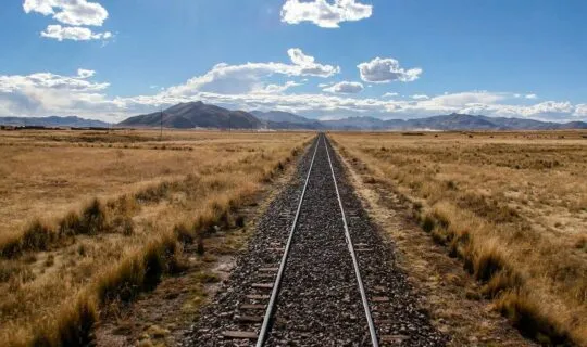 scenic-train-tracks-in-valley